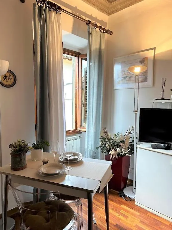 Διαμέρισμα Romantic Nest Florence Studio